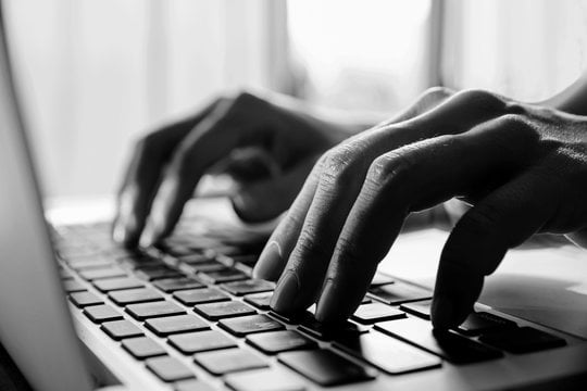 360_F_225441952_2pmQmfGIx06PiPMxZraLaapJrJuJ7cm0